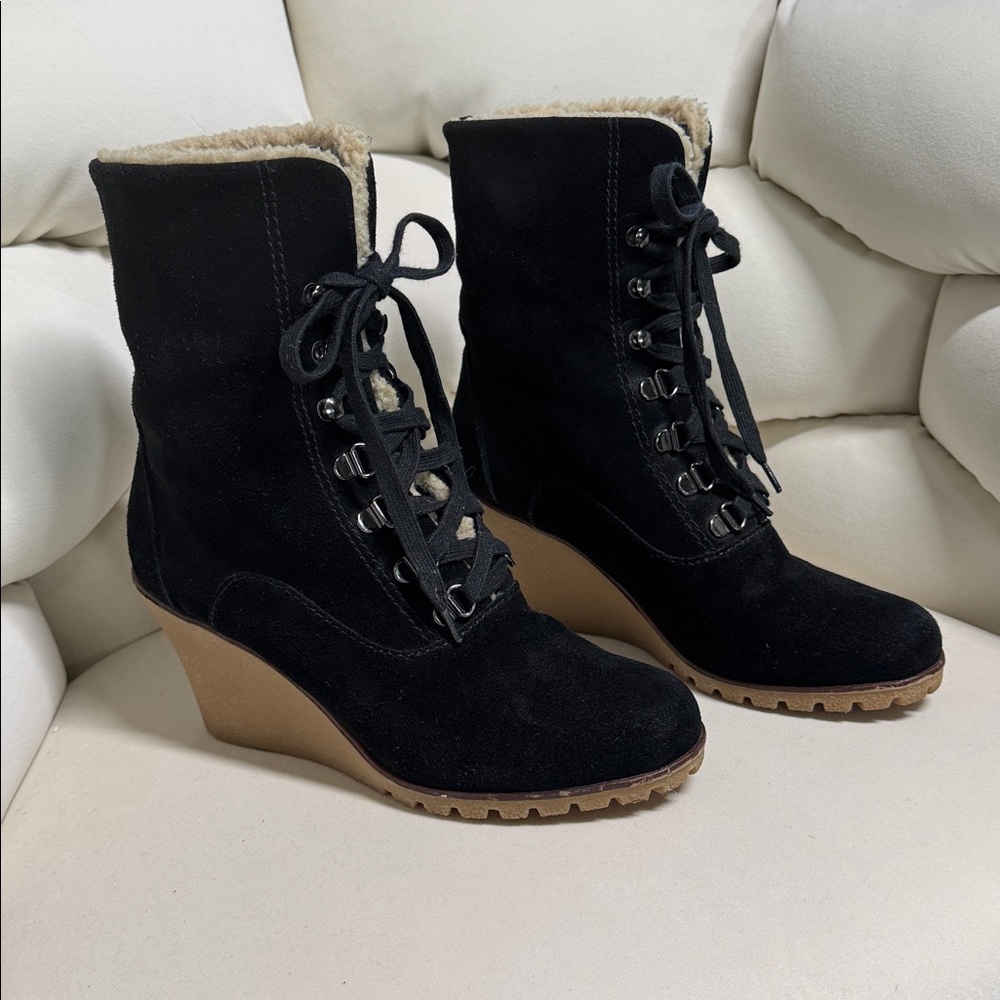 KELSI DAGGER Faux Shearling Lace-up Ankle Wedge Boots 6.5